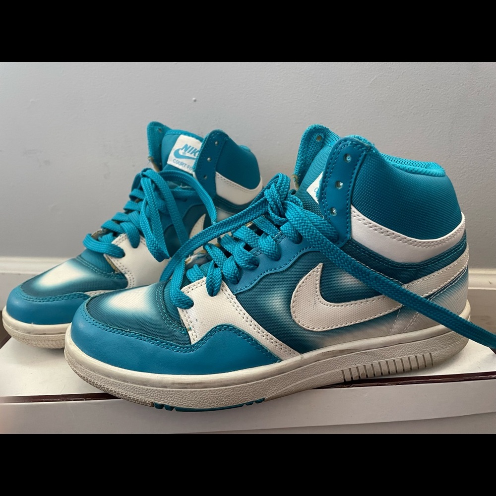 Nike Court Force High. 
Size 8.5 in womens.